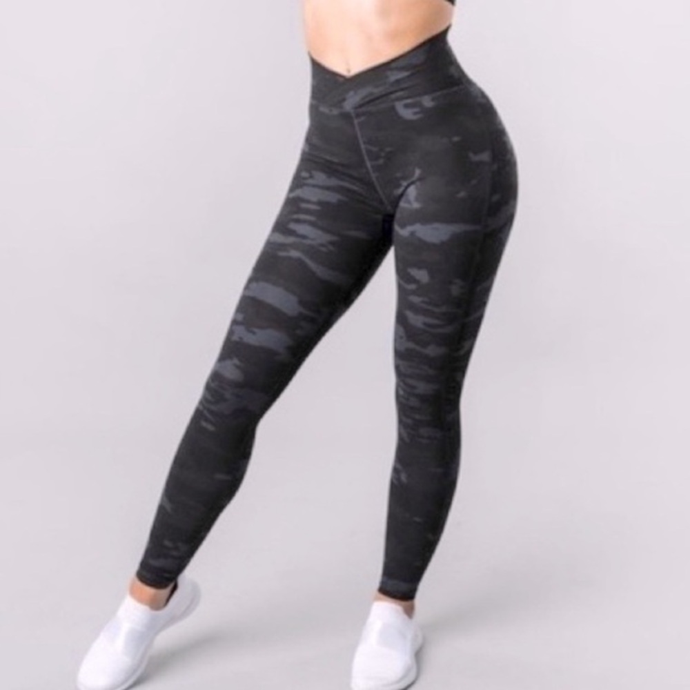 Alphalete Women’s Size S Surface Path Leggings Black‎ Camo Crossover Waist Gym